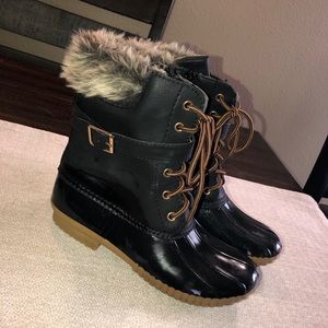 Duck snow boots